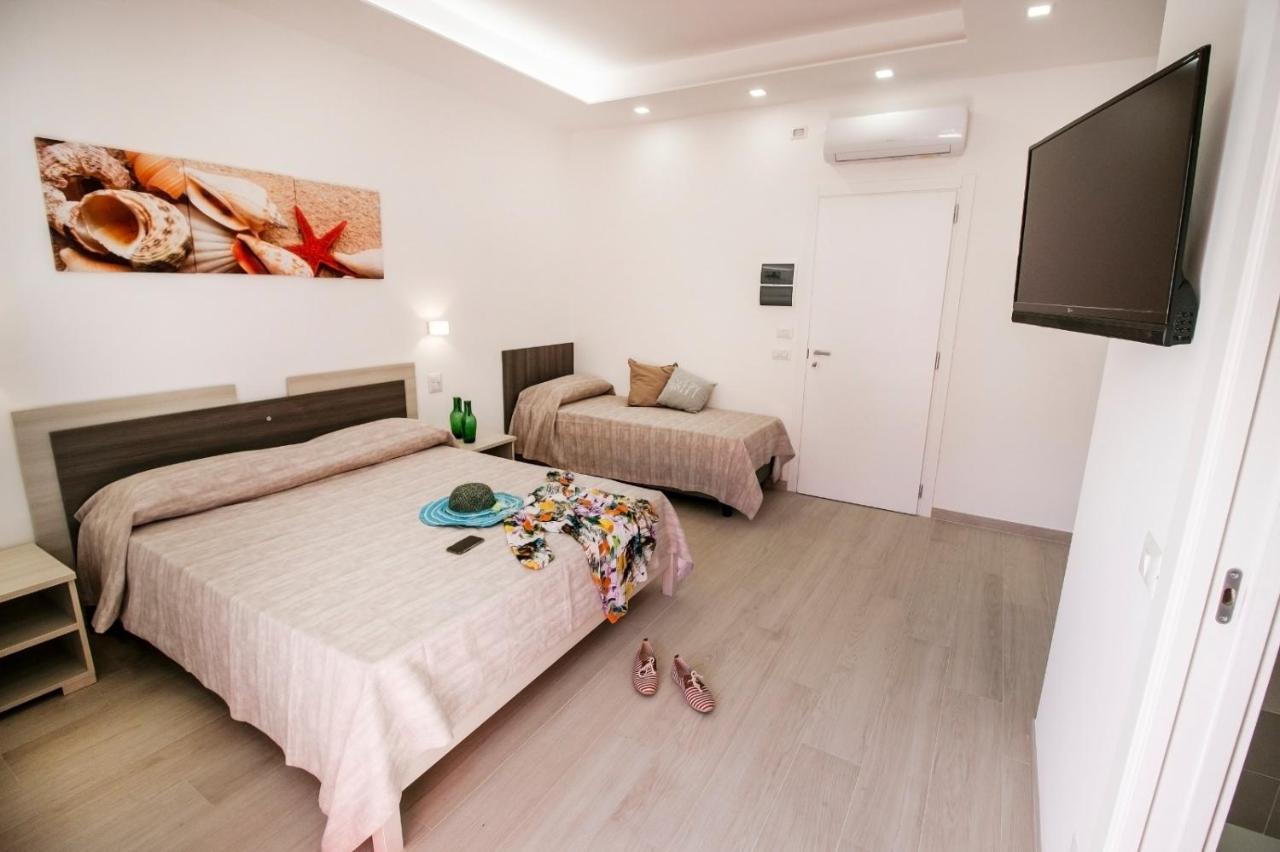 Incanto Di Luna B&B Family Rooms Vieste Bagian luar foto