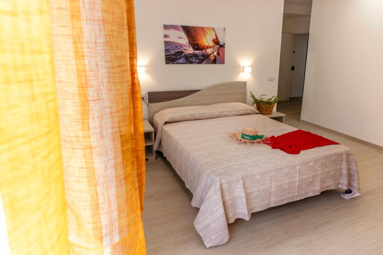 Incanto Di Luna B&B Family Rooms Vieste Bagian luar foto
