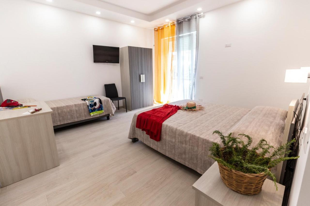 Incanto Di Luna B&B Family Rooms Vieste Bagian luar foto